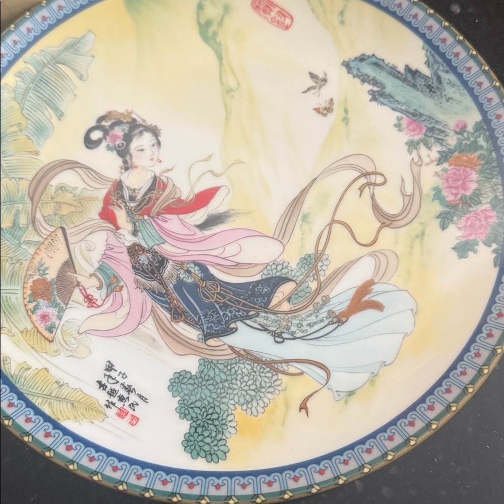 Decorative Porcelain Plate Imperial Jingdezhen beauties of the red mansion